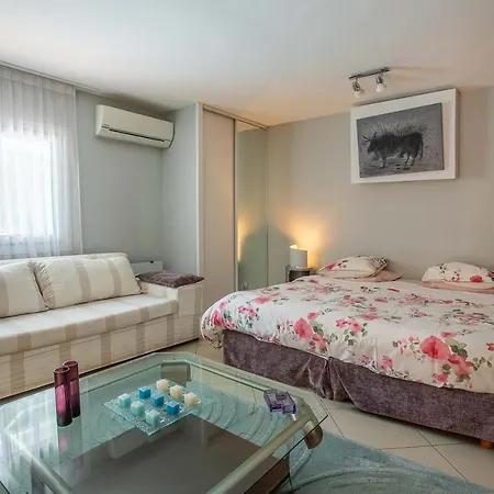 Provencale Proche De La Villa *