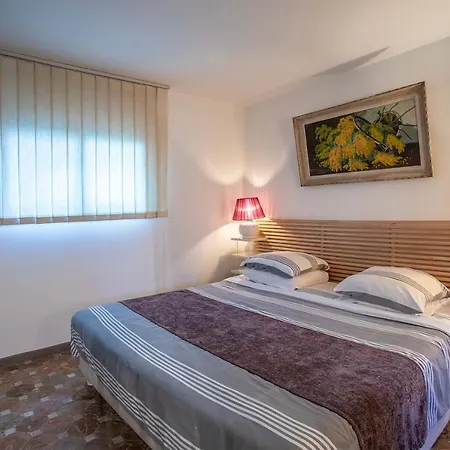 Provencale Proche De La Saint-Raphaël