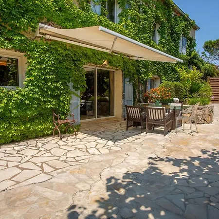 Provencale Proche De La فيلة *