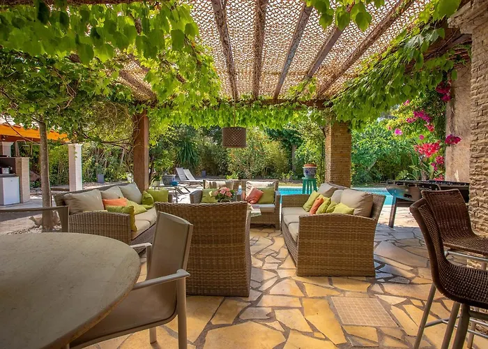 Provencale Proche De La Villa *