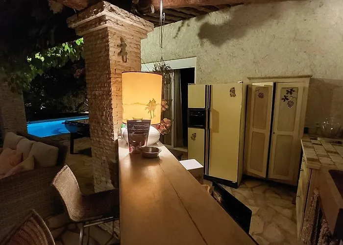 Provencale Proche De La Villa *